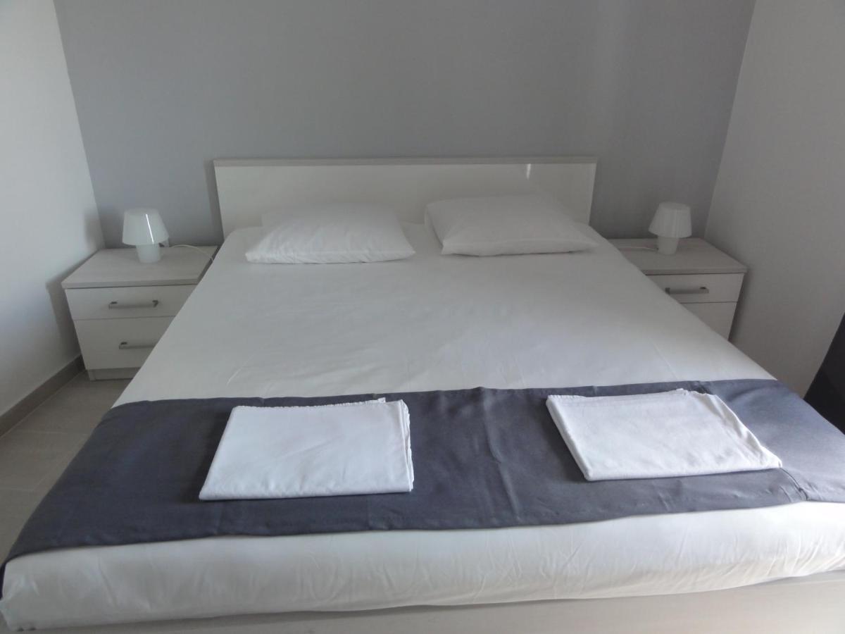 Apartmani Lara 格拉达茨 外观 照片
