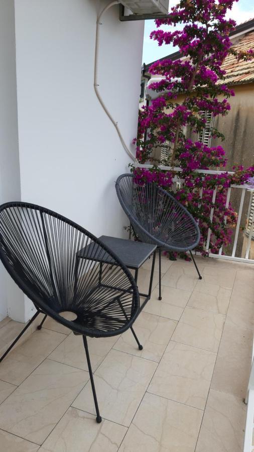 Apartmani Lara 格拉达茨 外观 照片