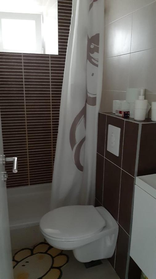 Apartmani Lara 格拉达茨 外观 照片